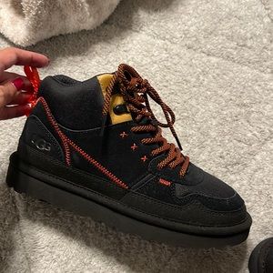 Ugg shoes size 7 fit like a size 6.